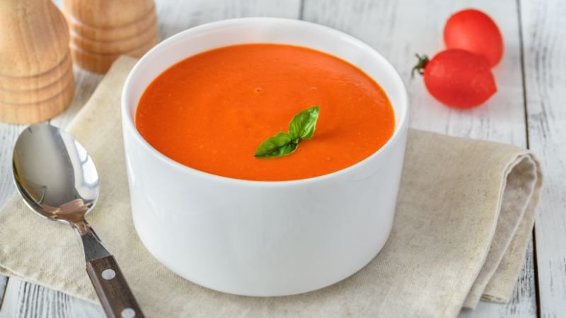Is tomato safe for cats to eat?